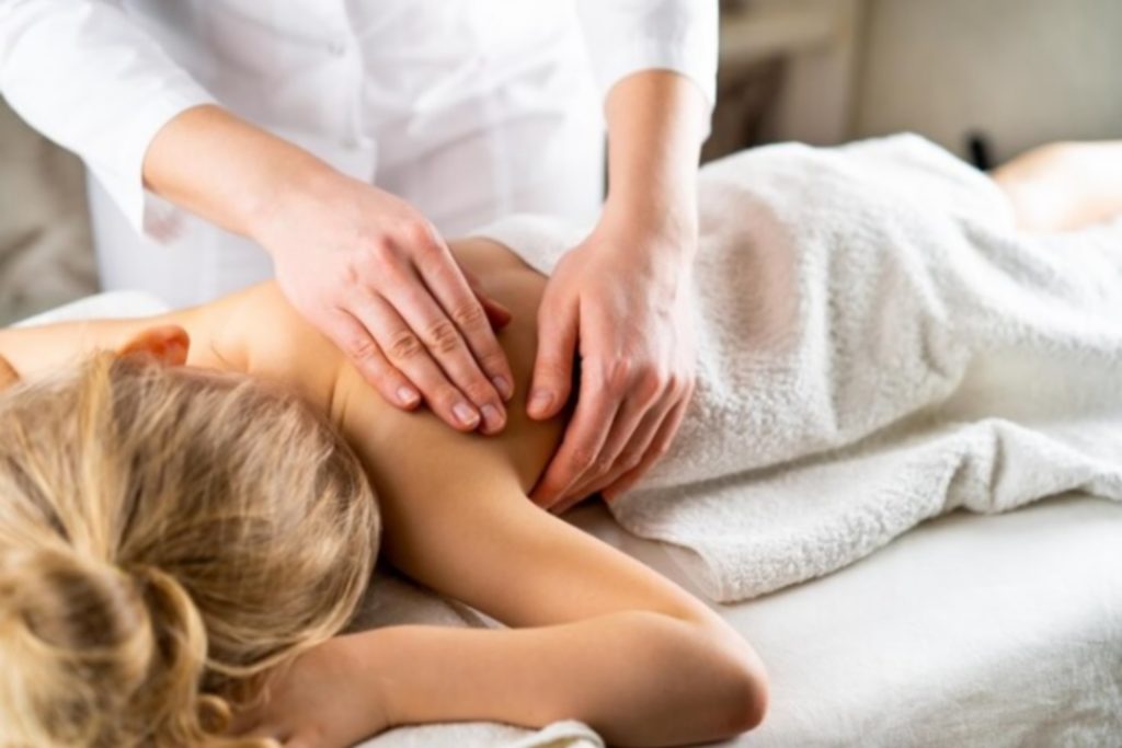 Déesses des Saisons - prestations - soins- massage corps enfant